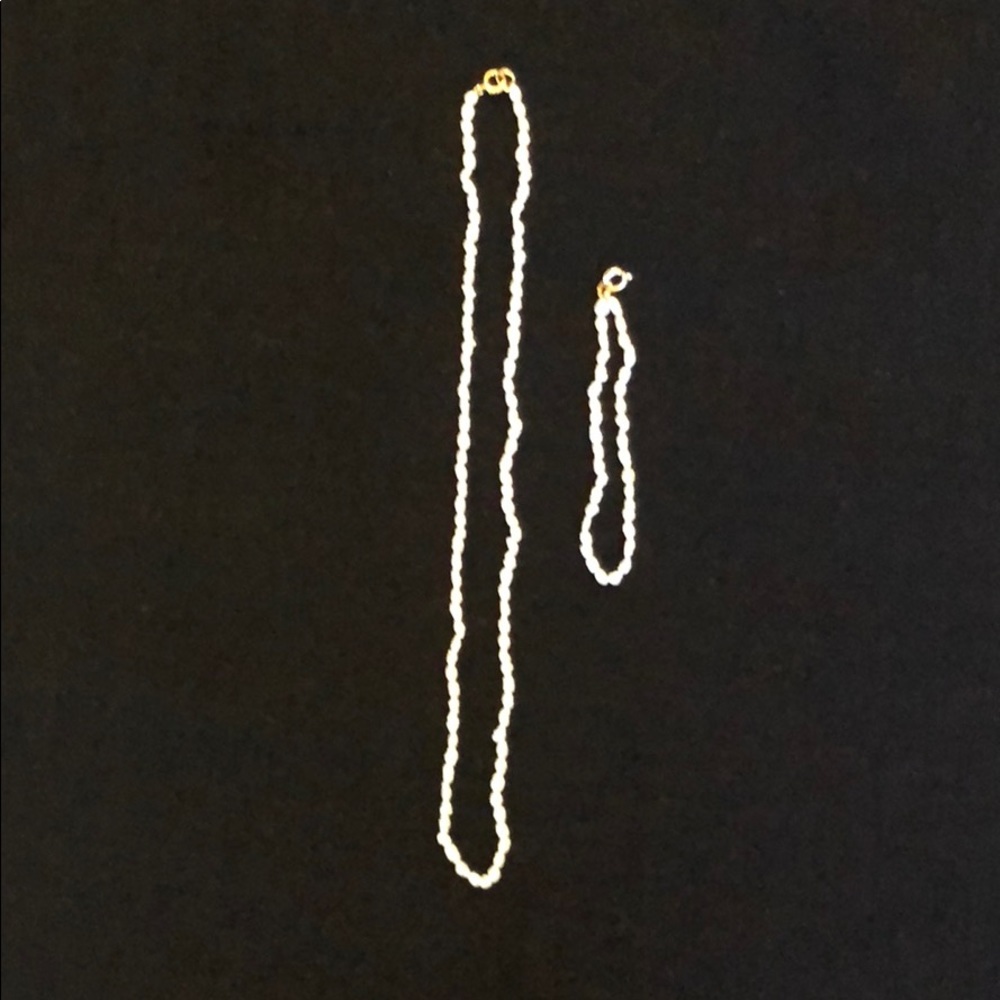 Genuine Freshwater Pearls Necklace and Bracelet